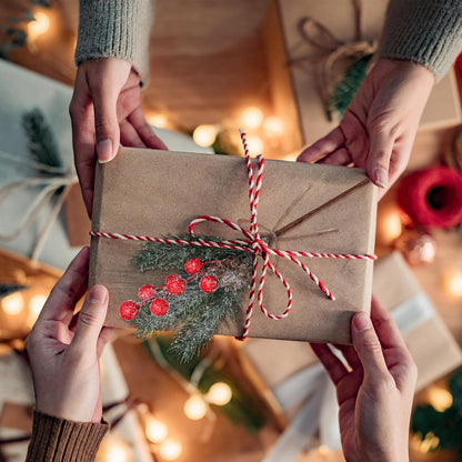 40 Pcs Red Berries Pine Cones for Crafts Evergreen Artificial Pine Branches Holly Stem Christmas Tree Picks Sprays Artificial Flowers for Decoration DIY Xmas Garland Wreath Ornaments (40 Pack/Red)