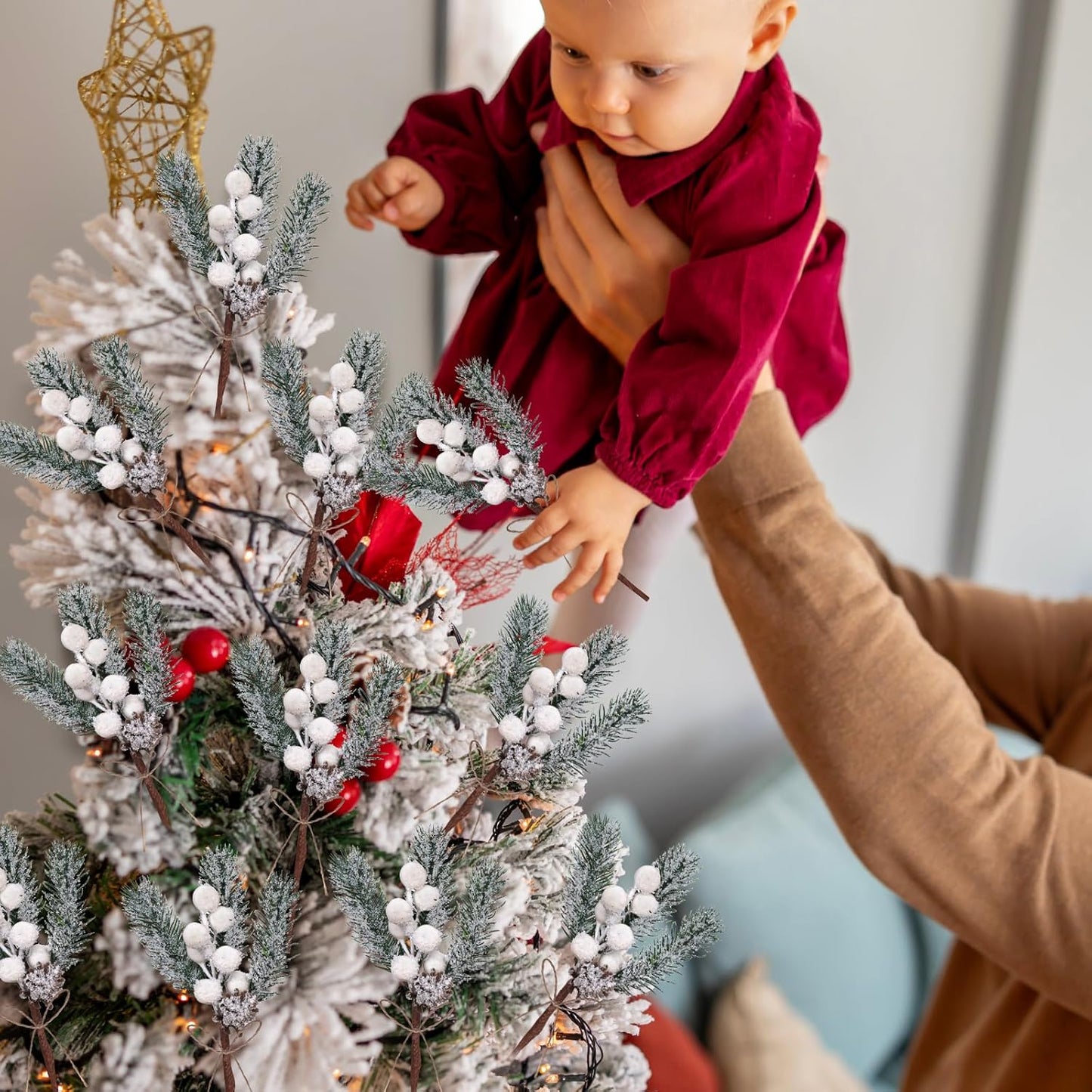 40 Pcs Red Berries Pine Cones for Crafts Evergreen Artificial Pine Branches Holly Stem Christmas Tree Picks Sprays Artificial Flowers for Decoration DIY Xmas Garland Wreath Ornaments (40 Pack/Red)